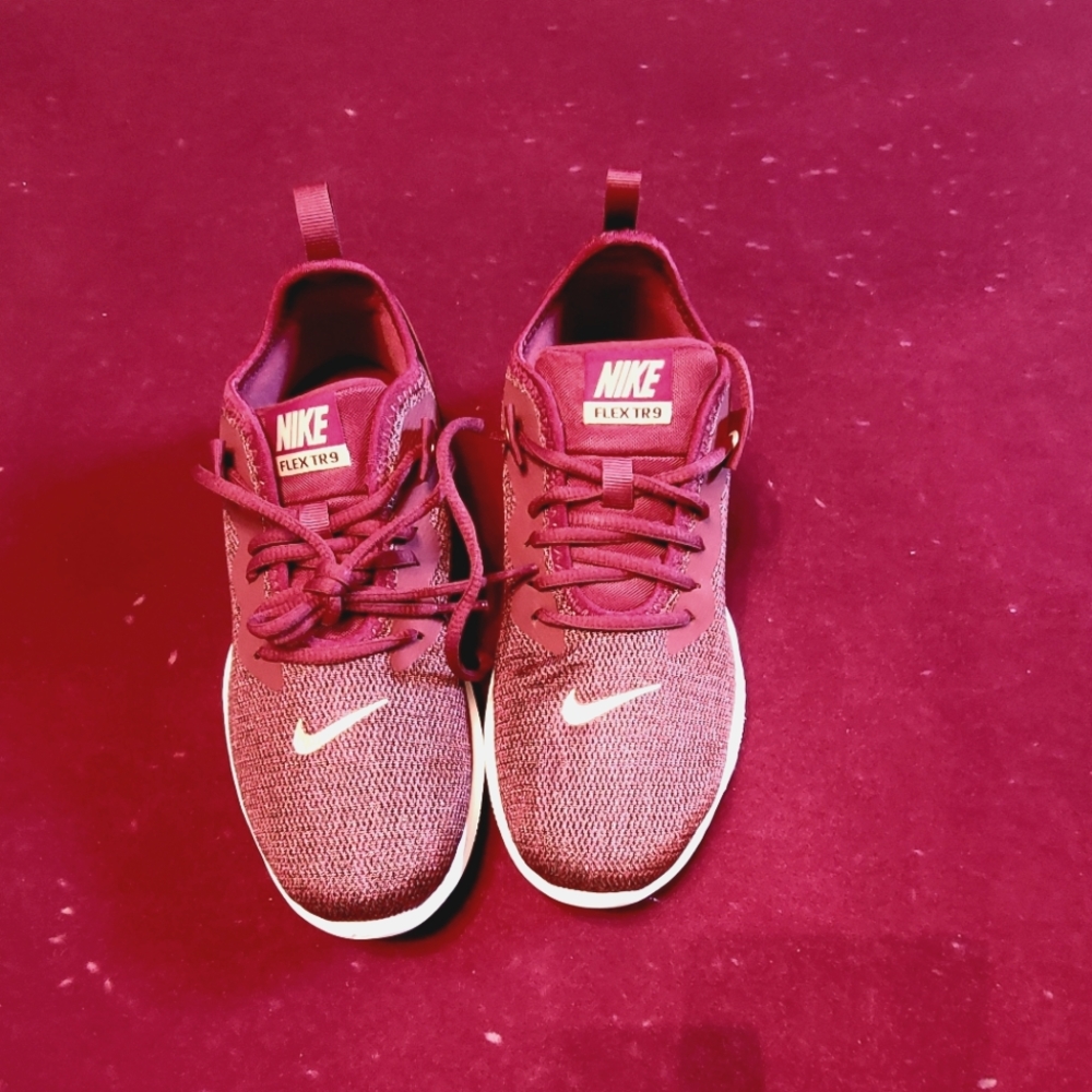 Nike gym shoe